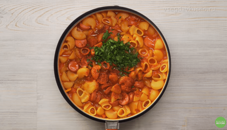 pasta-ovoschi-sosiski-uzhin-vsego-za-20-minut-na-skovorode-vkusno-i-pitatel-no-1-7743125