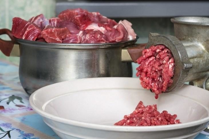 pochemu-kotlety-nuzhno-ne-zharit-a-zapekat-sochnye-kotlety-v-duhovke-3-2767544
