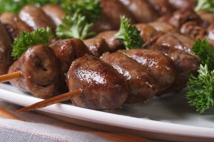 recept-marinovannyh-kurinyh-serdechek-na-shpazhkah-v-duhovke-1-7313733