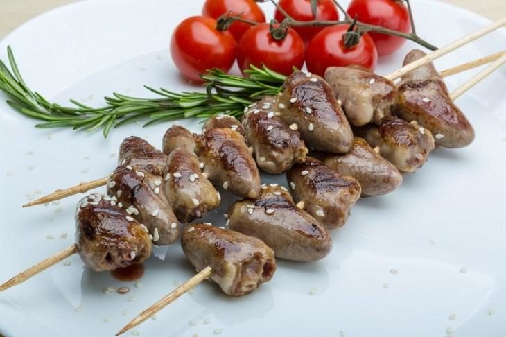 recept-marinovannyh-kurinyh-serdechek-na-shpazhkah-v-duhovke-2-6716469