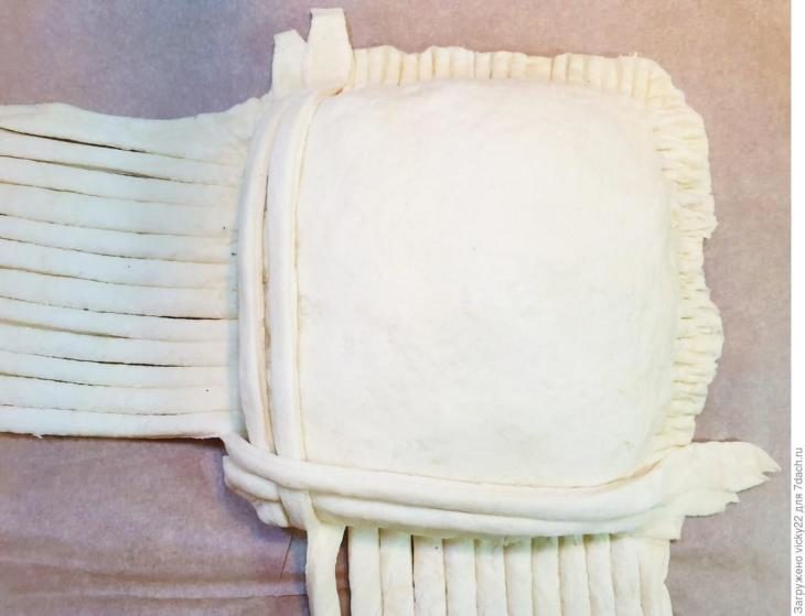sloenyy-pirog-s-kuricey-i-shampin-onami-16-2338305