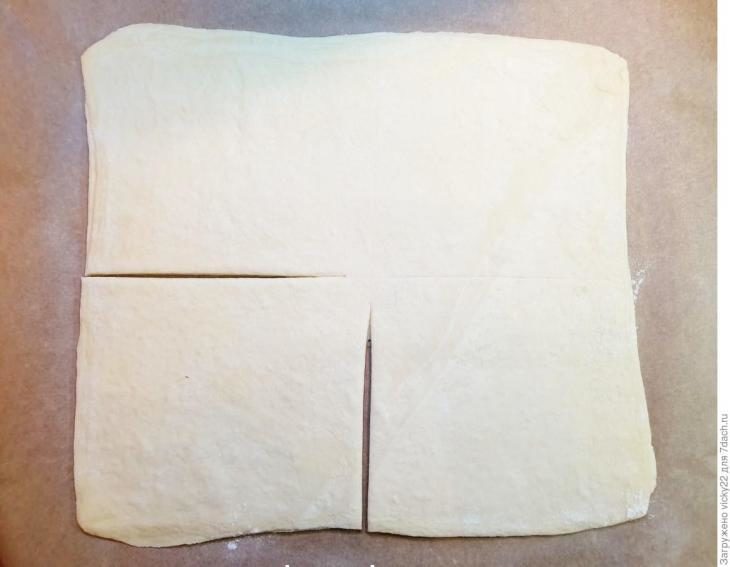 sloenyy-pirog-s-kuricey-i-shampin-onami-9-2924897
