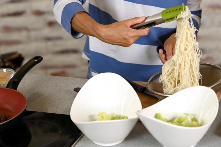 sup-kotoryy-ponravitsya-vsem-ramen-s-govyadinoy-yaycom-i-ovoschami-5-1140364