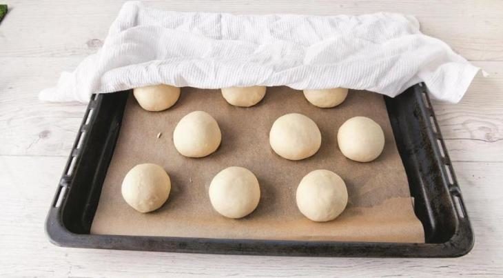 vatrushki-s-limonnym-tvorogom-i-izyumom-4-7395366