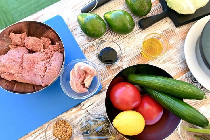 zozh-burger-prosto-zamenite-bulochku-na-salat-2-7717932