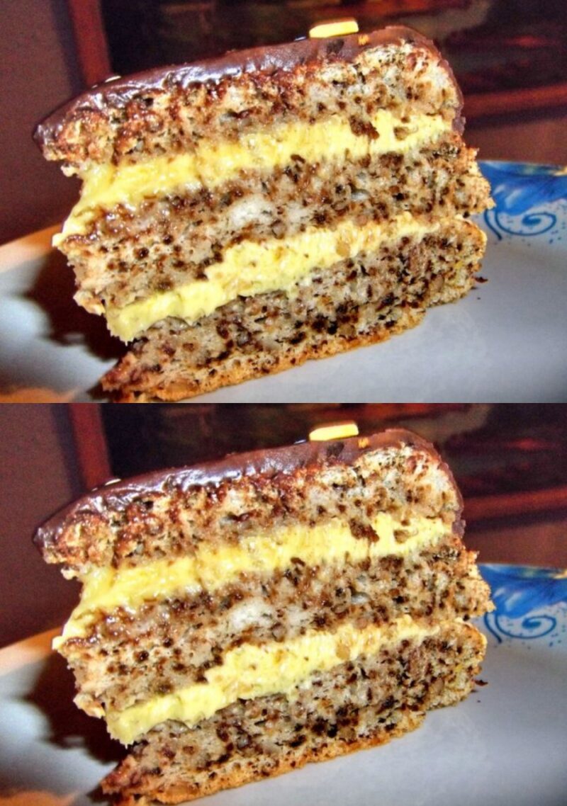Tort cu blat cu nuca si crema de vanilie fina cu unt Tort cu blat cu nuca si crema de vanilie fina cu unt
